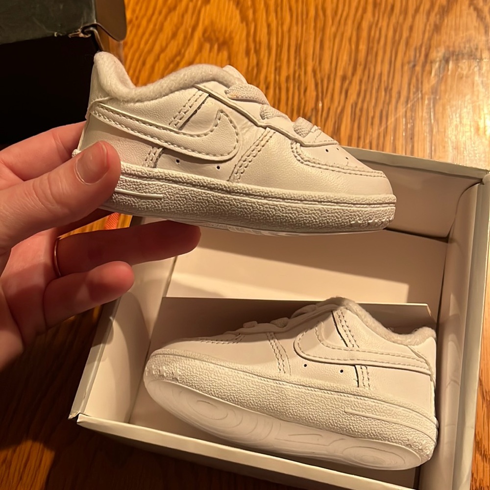Nike force 1 crib shoes